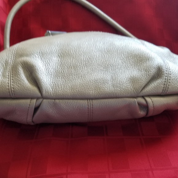 Tignanello Champagne EUC handbag, shoulder bag - Picture 8 of 8